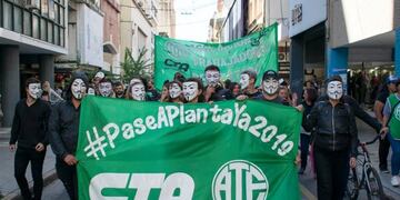 Provincia y gremios vuelven a negociar pases de planta de contratados, bajo amenaza de paro (ATE Rosario)