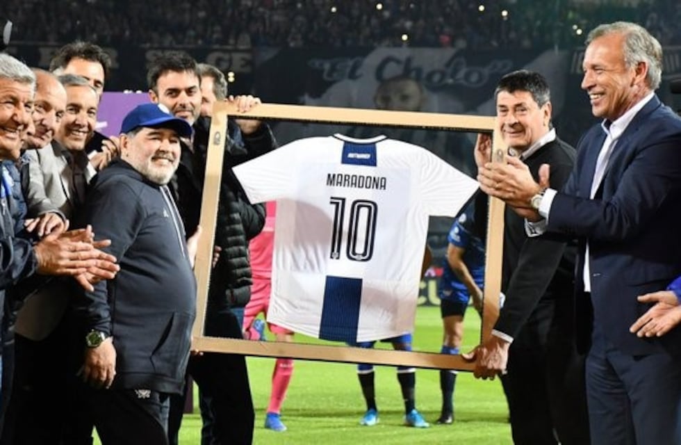 El homenaje para Maradona, el premio para Talleres