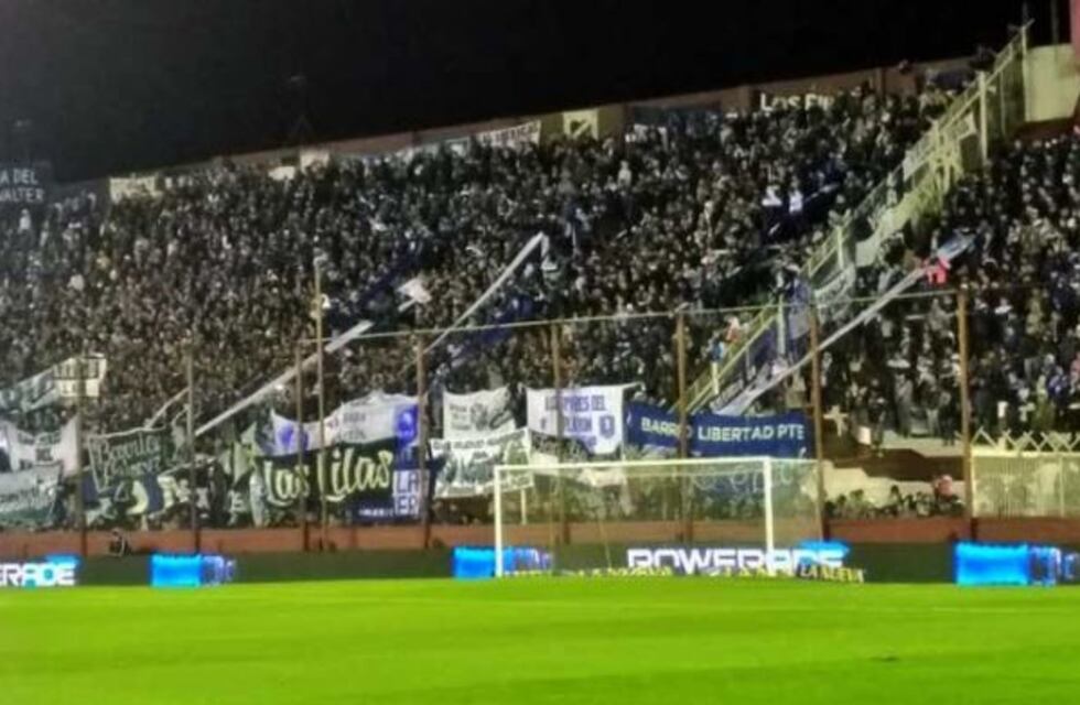 Una nena de 4 años murió en un micro de la hinchada de Alvarado que volvía a Mar del Plata