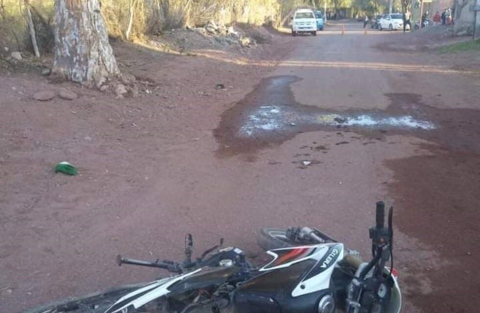 Siniestros viales: muere motociclista tras chocar con un árbol en Banda Florida