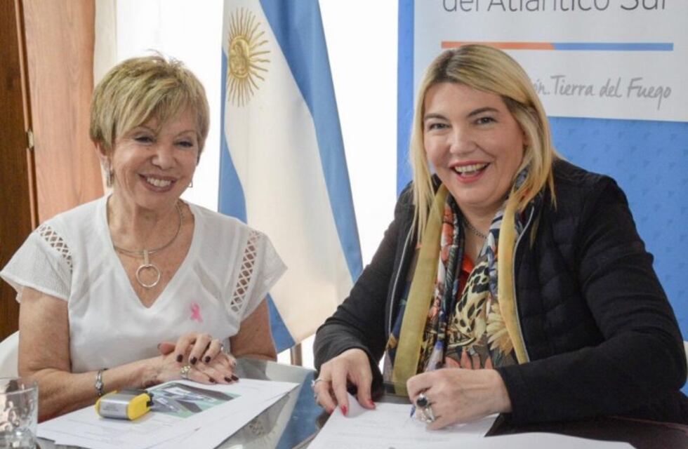 Bertone presidió la firma para ampliación del LUCCAU
