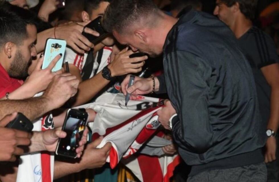 River llegó a Mendoza y lo recibió una multitud