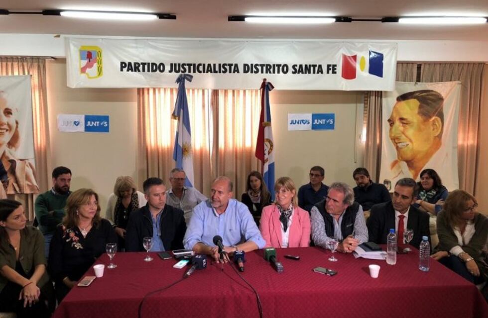 Perotti reunió a los candidatos a diputado provincial del PJ en Santa Fe