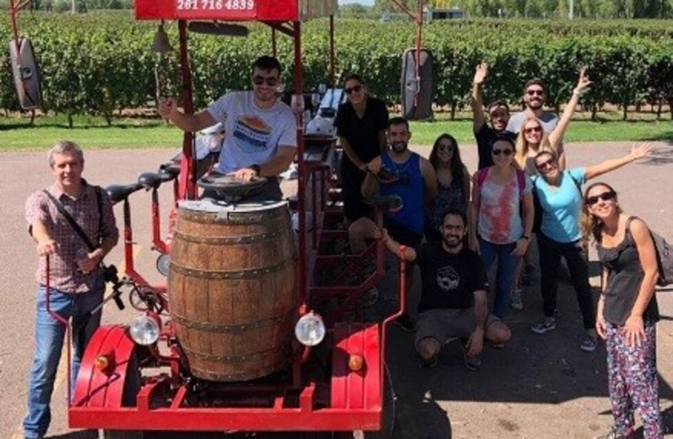 Mirá el "Escarabajo de Vino" que rueda por Mendoza