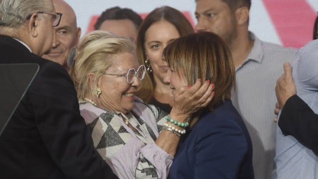 Elisa Carrió, fundadora de la Coalición Cívica, acompañó a Patricia Bullrich en el escenario de Parque Norte (Foto: Prensa CC)