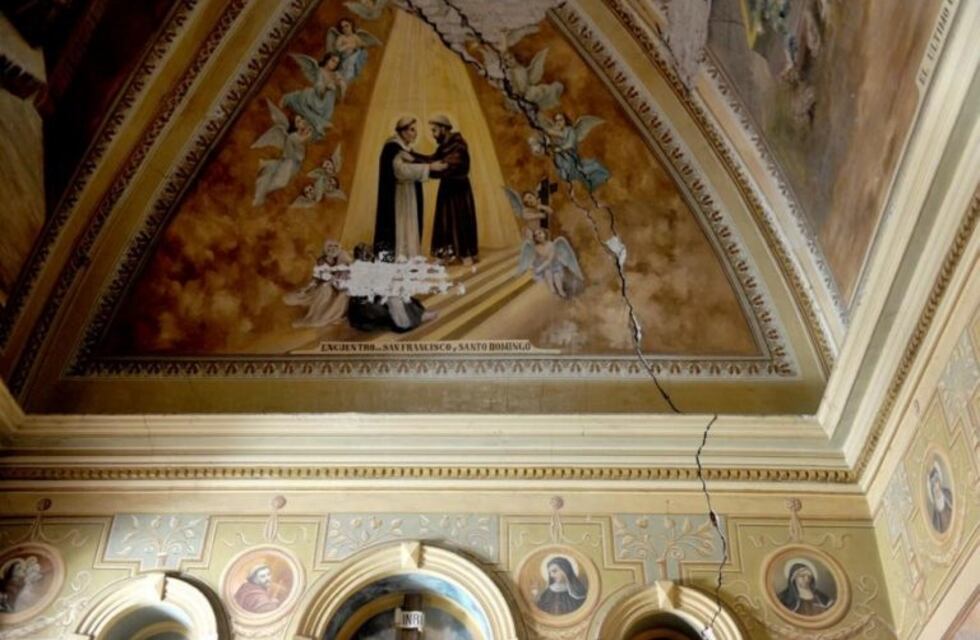 San Miguel: preocupación por las profundas grietas de la iglesia San Francisco