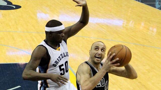 MEM09. MEMPHIS (EE.UU.), 20/04/2017.- El guardia de San Antonio Spurs, el argentino Manu Ginobili (d), compite por la cesta contra el delantero de Memphis Grizzlies Zach Randolph (i) durante la ronda inaugural de los juegos de desempate de la NBA en el Fe