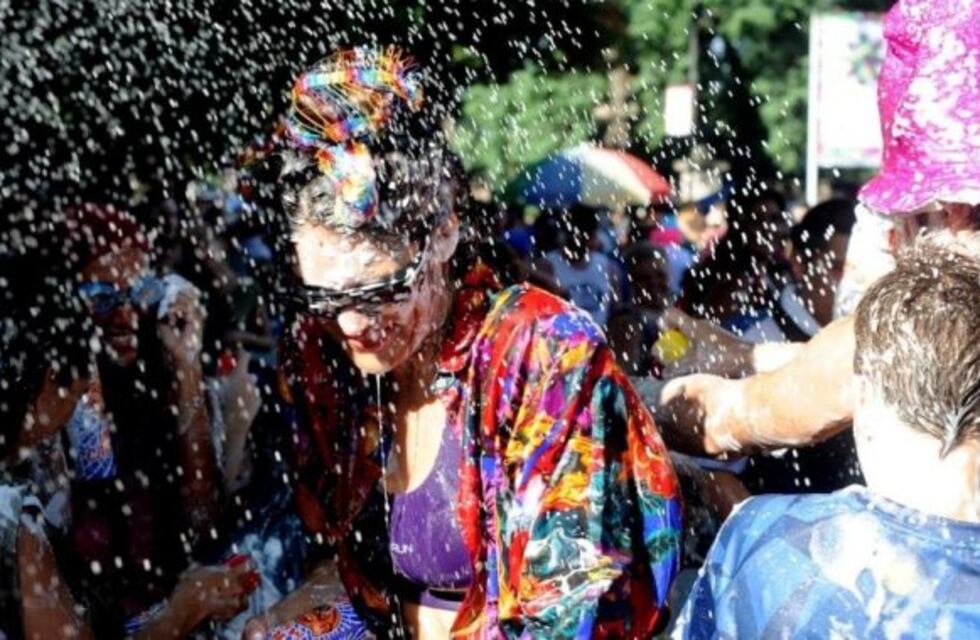La Plata celebrará el carnaval con la Bersuit, Vilma Palma y un "mega espumódromo"