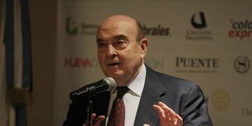 DYN42, BUENOS AIRES, 30/08/2017, EL EX MINISTRO DE ECONOMIA DOMINGO CAVALLO DURANTE UN ALMUERZO EN EL ROTARY CLUB\u002E FOTO:DYN/PABLO MOLINA\u002E ciudad de buenos aires domingo cavallo almuerzo con el exministro de economia en el rotary club exministro de economia