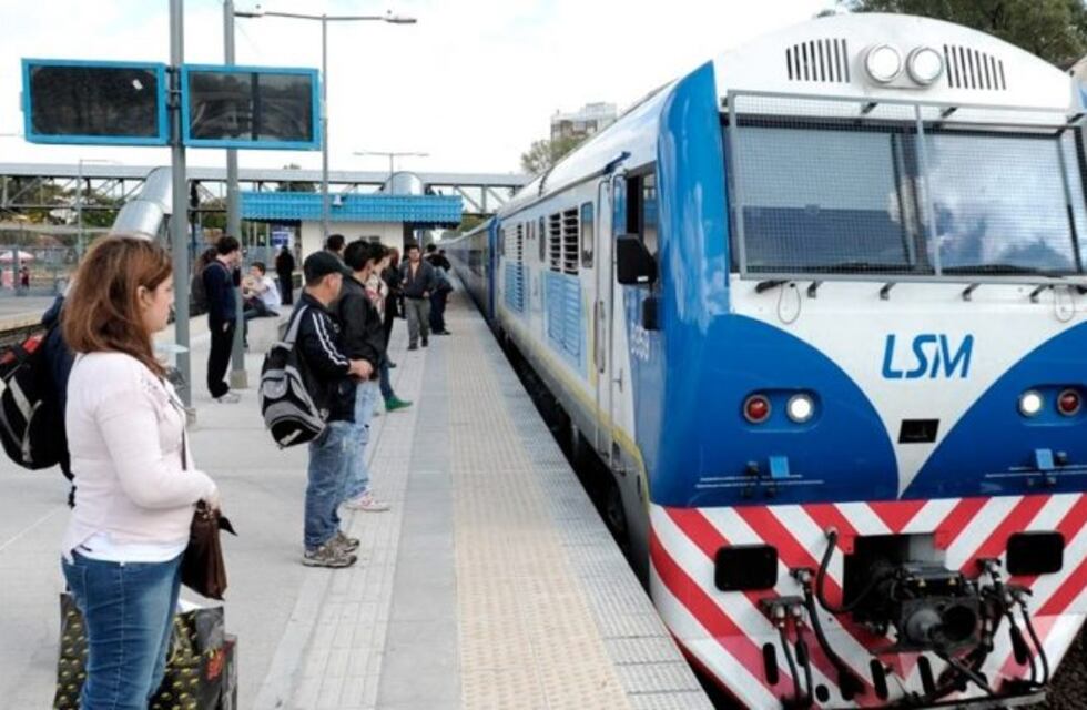 Vecinos de Villa del Parque interrumpen el tren San Martín para reclamar por falta de luz