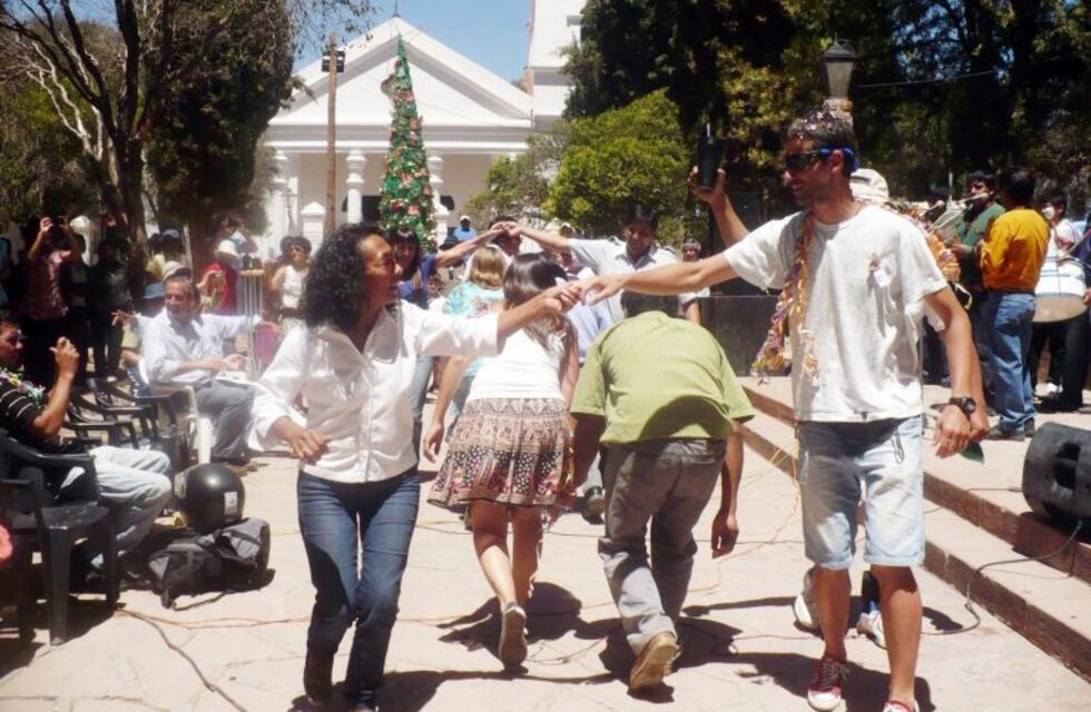 La Quebrada empieza a oler a carnaval, con el Alborozo Humahuaqueño