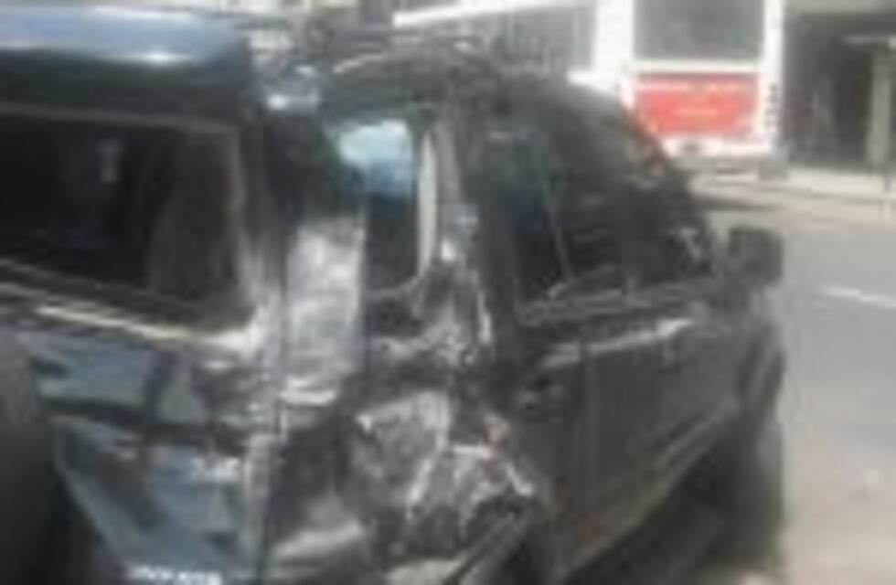 Un camión perdió el control en Caballito y chocó siete vehículos