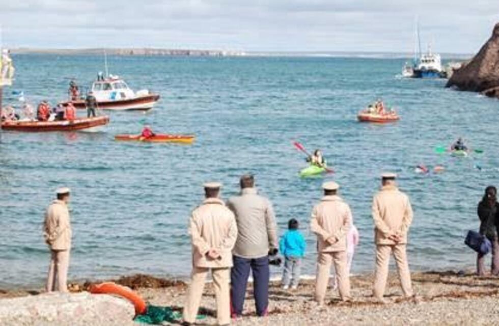 Puerto Deseado: 2 edición del Cruce de la Ría Nocturno a Nado