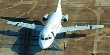Aviones de las Fuerza Aérea parten con turistas varados en Iguazú hacia Buenos Aires