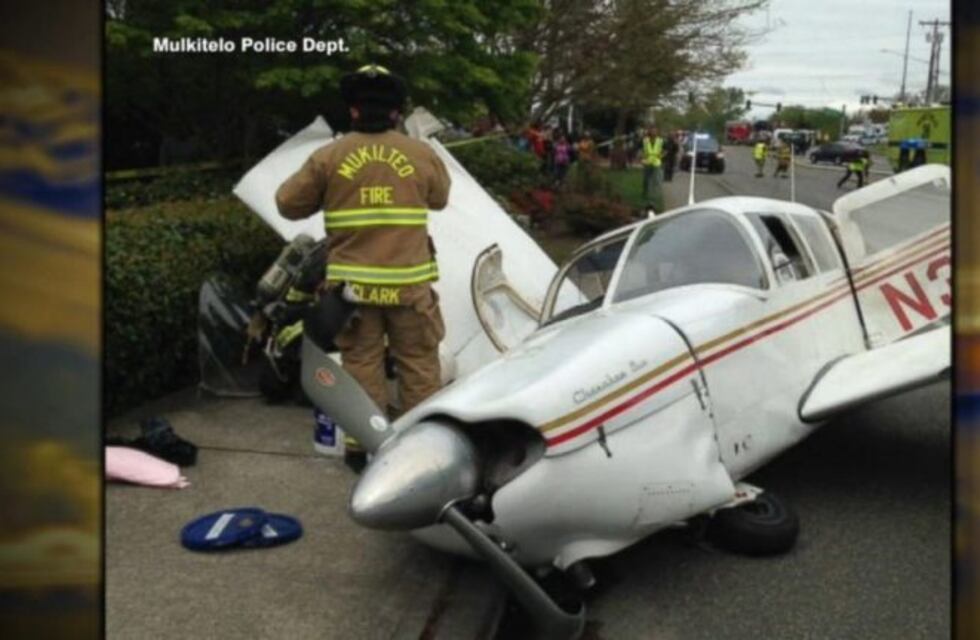 Se estrelló una avioneta en una autopista de Estados Unidos