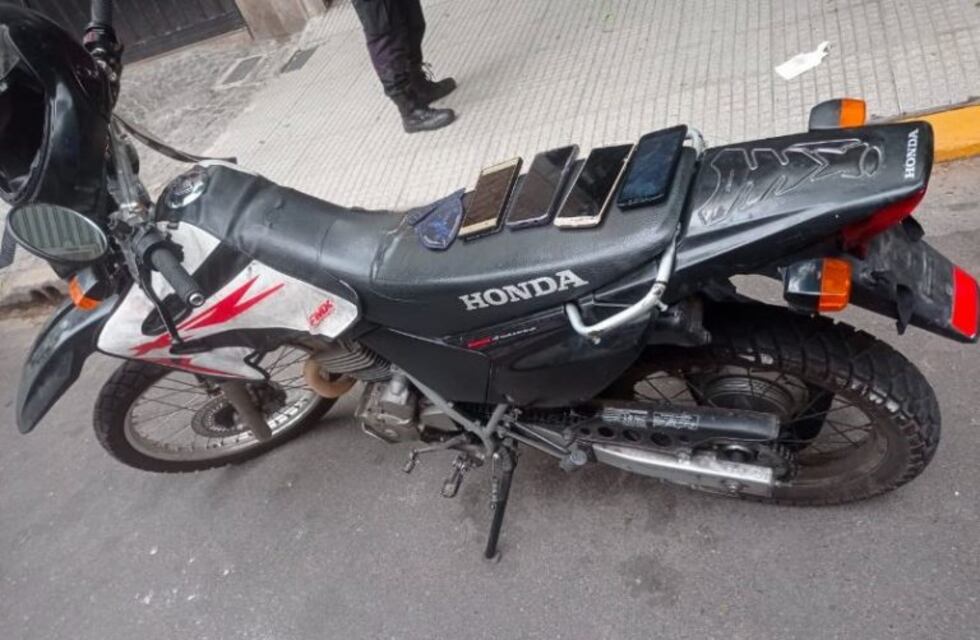 Detuvieron a dos motochorros que robaban celulares en Constitución