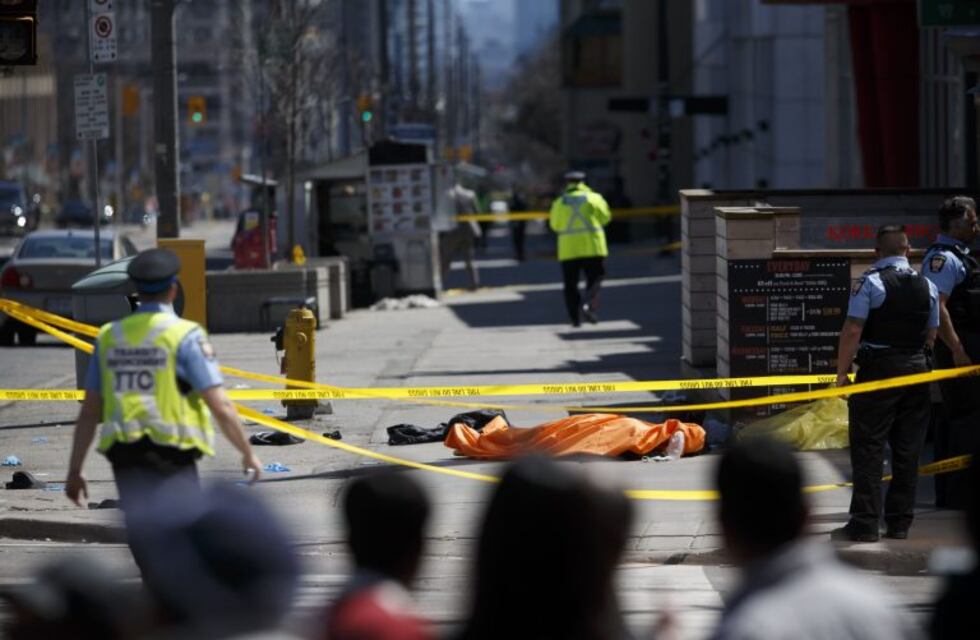 Al menos 10 personas fallecieron atropelladas en la masacre de Toronto