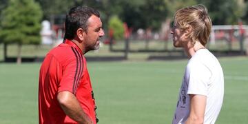 Pomelo dialogu00f3 con Diego Osella.