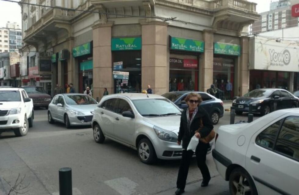 Comercios abren este sábado 17 de junio