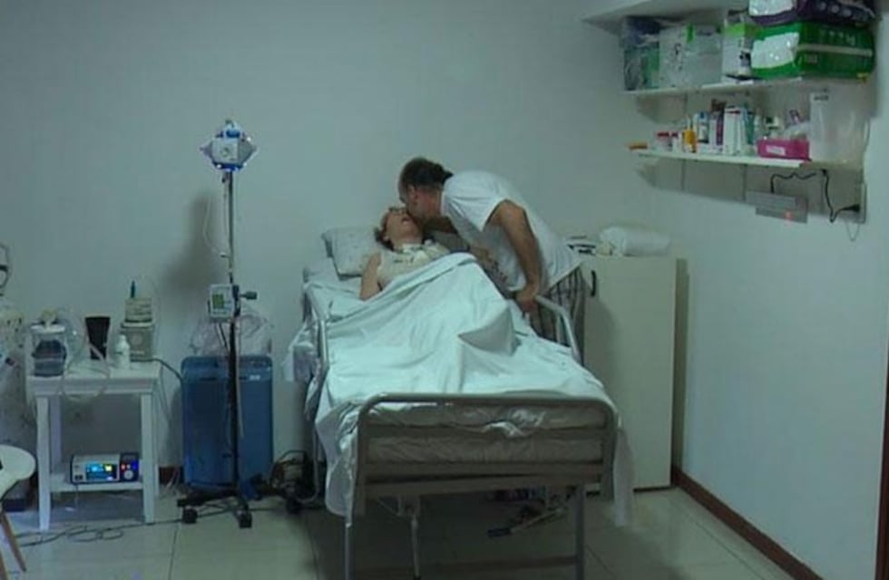 Quedó cuadripléjica tras una cirugía estética en el Hospital Privado