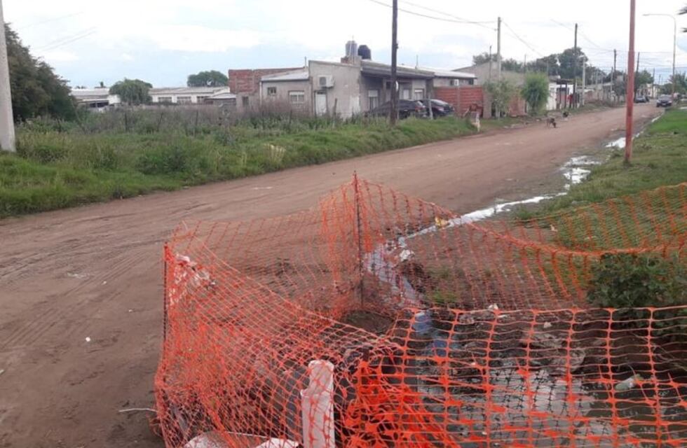 Piden acciones por riesgo sanitario en barrio Laura