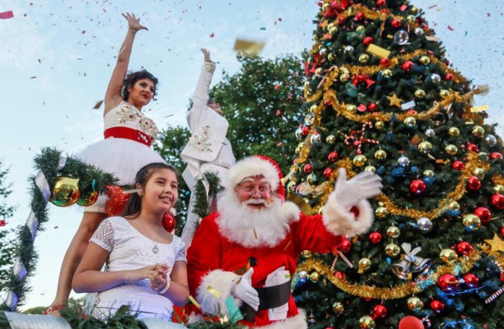 Multitudinario desfile de Navidad en la ciudad de Buenos Aires