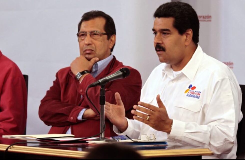 El hermano de Chávez advirtió que está dispuesto a "tomar las armas" para defender a Maduro