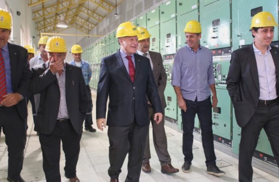 Los salarios en la EPE llegan a duplicar el sueldo bruto del gobernador de Santa Fe