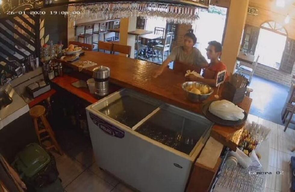 Graban a ladrones y difunden la foto para prevenir a los comerciantes