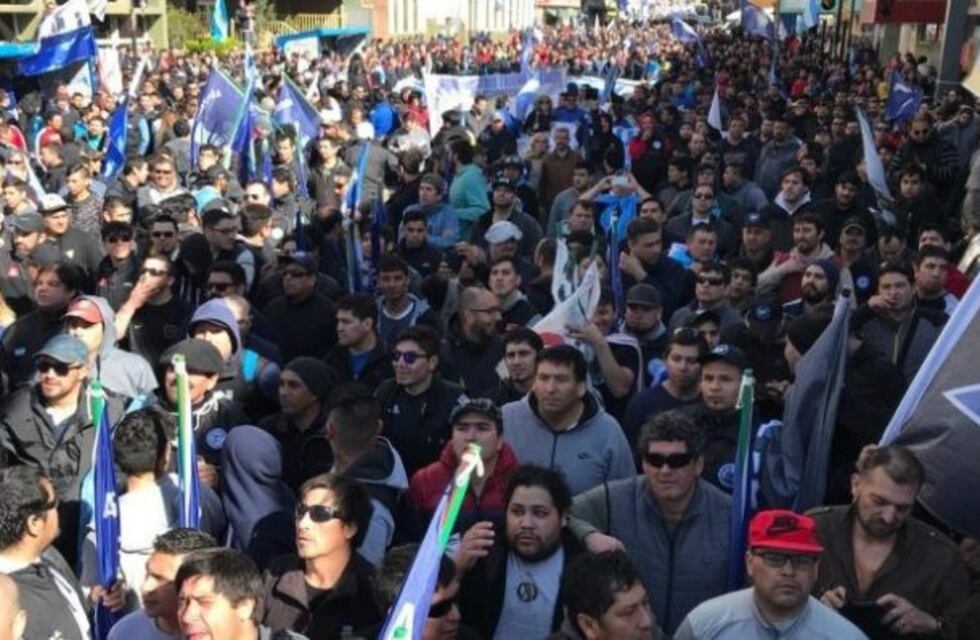 La movilización de trabajadores copó las calles céntricas de la ciudad