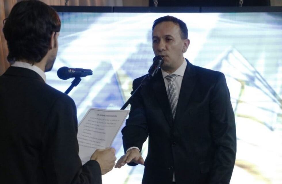 Adrián Maderna asumió la Intendencia de Trelew