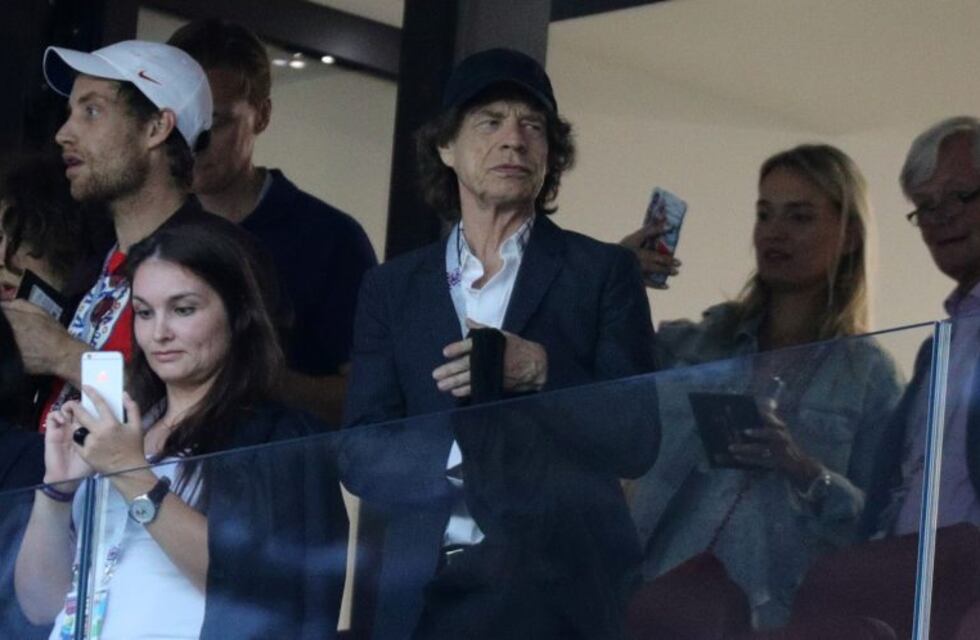 Perdió Inglaterra y las redes tildan de "mufa" a Mick Jagger