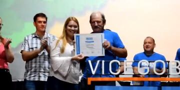 Entregaron 160 título de la UPM