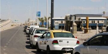 La mayor parte de los que hicieron cola eran taxistas y remiseros\u002E