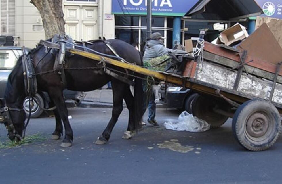 Cortes en la zona de Plaza San Martín por una protesta de Cartoneros