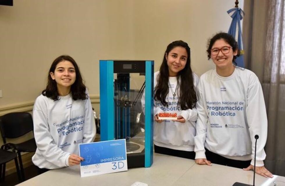Los santiagueños ganadores de la Maratón de la Robótica viajarán a Estados Unidos