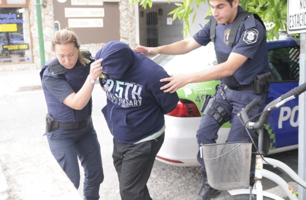 Declaró Alberto Maldonado, el chofer del micro que volcó en la ruta 2: "Sentí una explosión, no usé el celular"