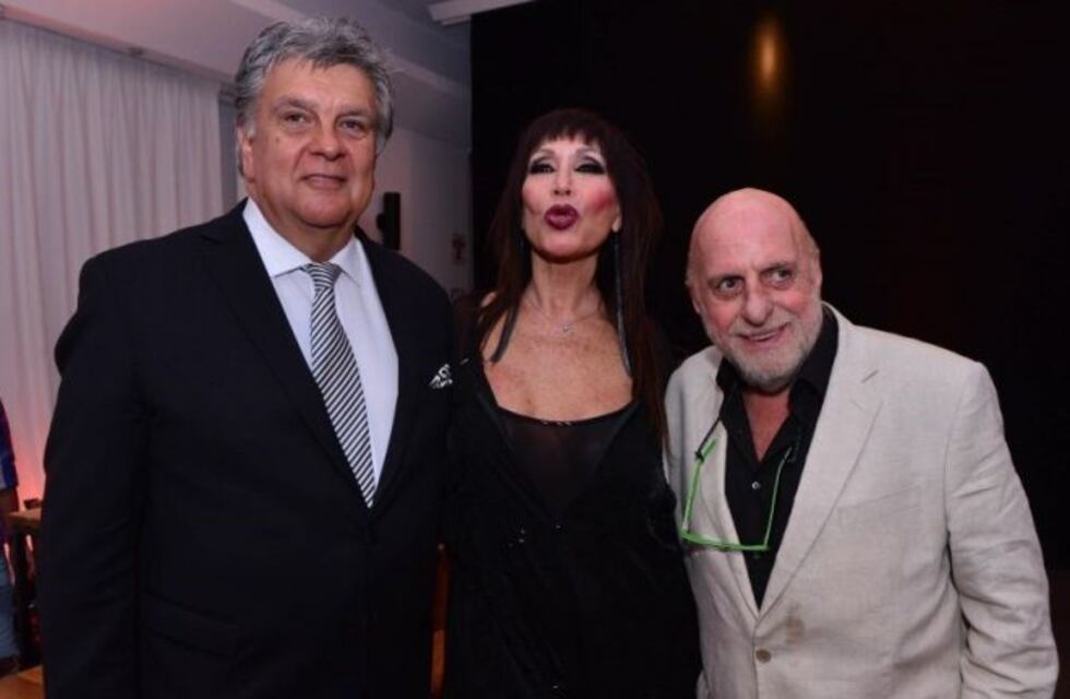 El look de los famosos en los premios Martín Fierro Digital