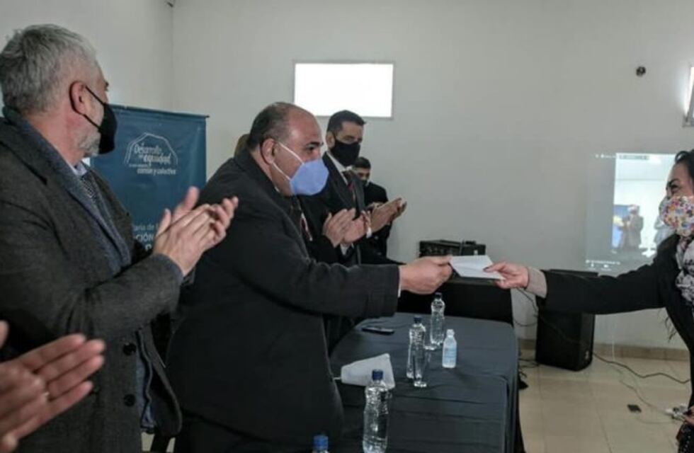 Entregan microcréditos por $2 millones