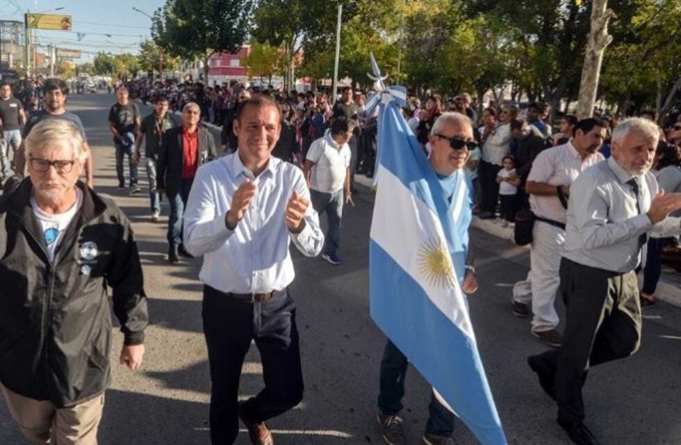 Gutiérrez anunció que la repavimentación de la Ruta 22 estará terminada en dos meses