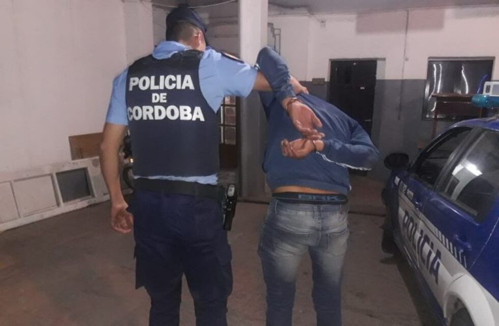 Tres sujetos ingresaron a una casa a robar, amenazaron a la familia y luego quedaron detenidos