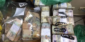 HANDOUTu00a0- Dinero incautado por la Policu00eda Federal de Brasil el 24/04/2017 en operativos en Foz de Iguazu00fa vinculados al espectacular robo de millones de du00f3lares en la ciudad paraguaya de Ciudad del Este (Paraguay).rn(ATENCIu00d3N u00b7 Para utilizar u00fanicamente con fines editoriales, en referencia a la cobertura actual de este tema y mencionando el cru00e9dito indicado.)rn(vinculado al resumen de dpa