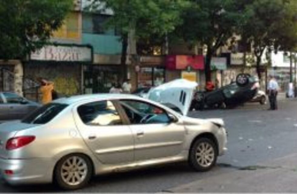 Dos personas heridas en un triple choque en Caballito