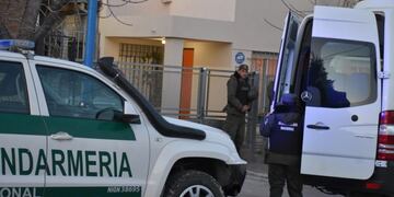El 26 de junio Gendarmería Nacional irrumpió en la casa de la familia Gómez, sobre calle Mitre casi Tres de Febrero\u002E Foto: Río Negro\u002E