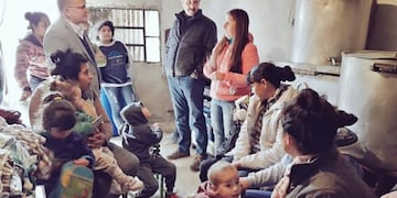 El dirigente radical visitó un comedor de Rosario junto al empresario Enrique Bertini\u002E (@luiscontigiani)