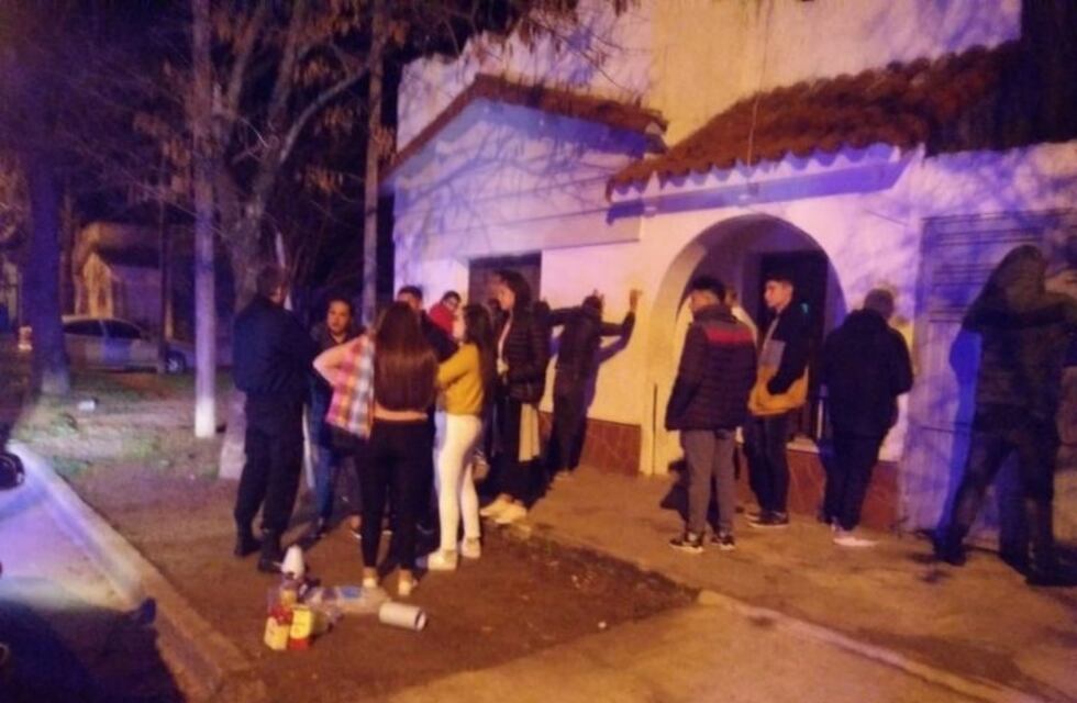23 personas detenidas por asistir a fiestas ilegales
