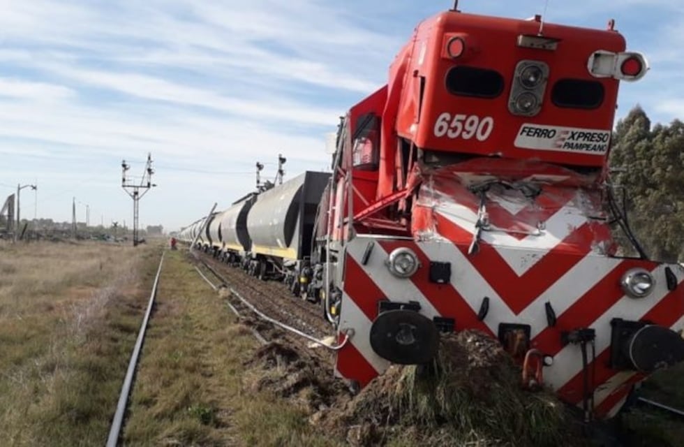 Un fuerte choque entre un tren y un camión dejó un herido