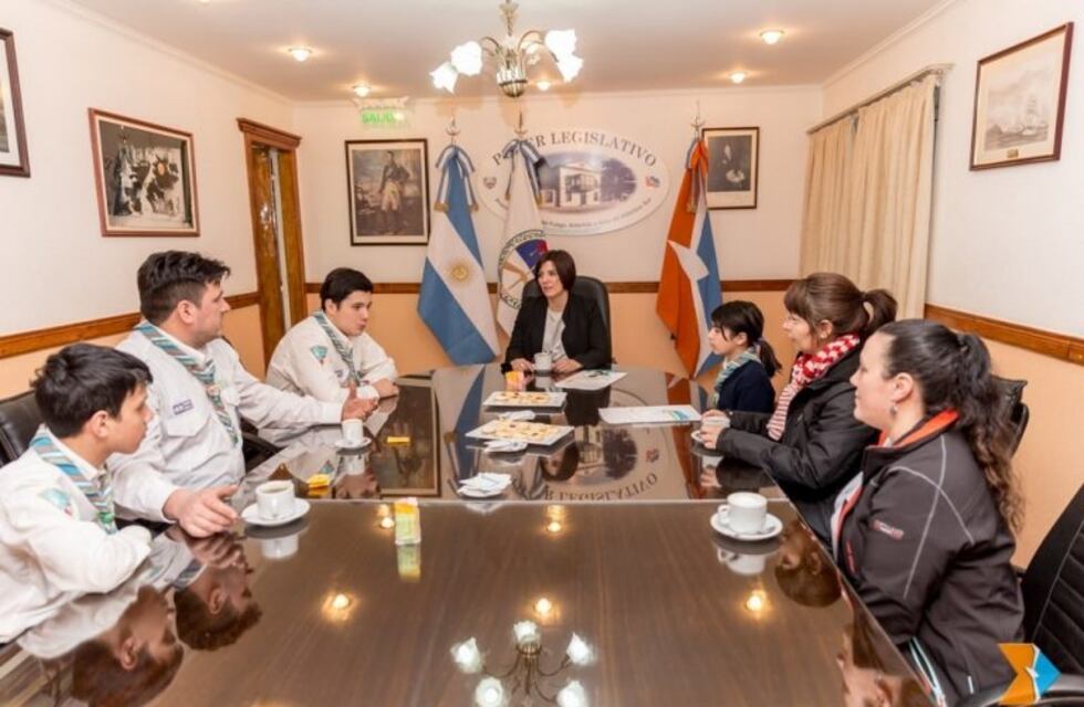 El Grupo Scout Naval Alférez Sobral se reunió con Angelina Carrasco