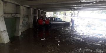 Los cortes en la Costanera de Córdoba siguen por las lluvias de este miércoles\u002E