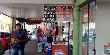 Encarnación más cara para los argentinos por la enorme devaluación del peso tras las PASO\u002E (MisionesOnline(